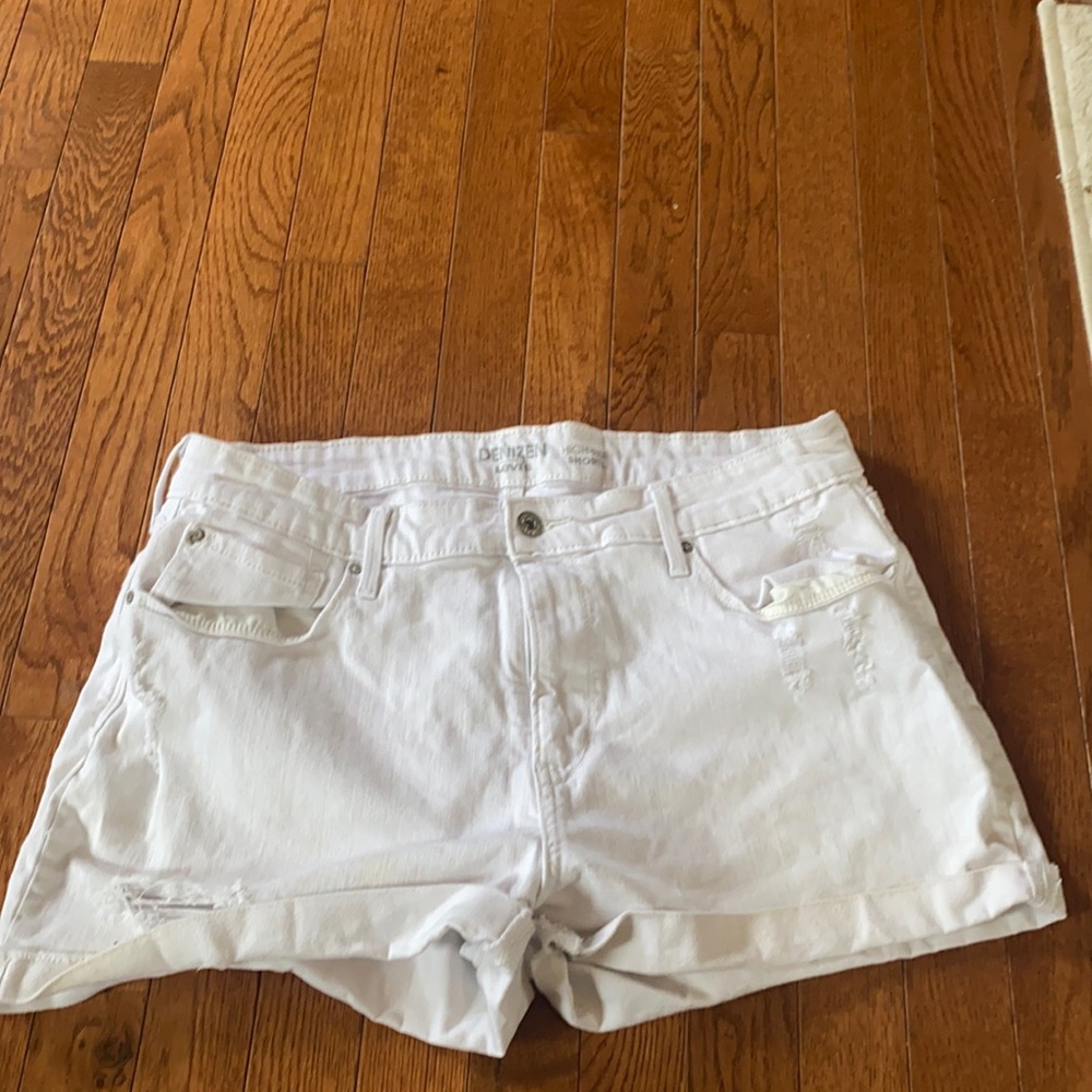 White Jean Levi shorts